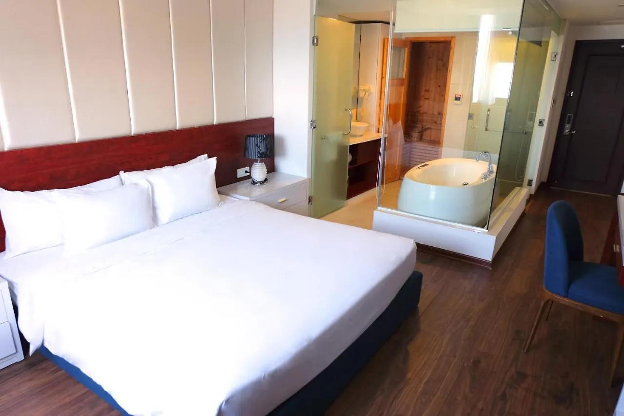 Le Hoang Beach Hotel Danang