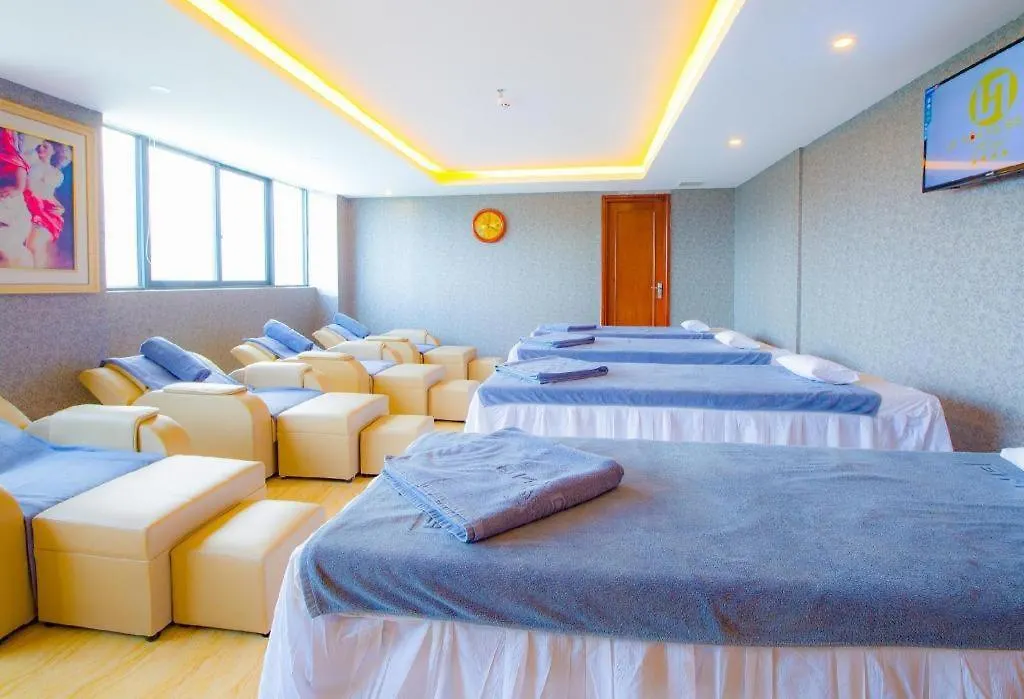 Le Hoang Beach Hotel Danang 4*, Da Nang
