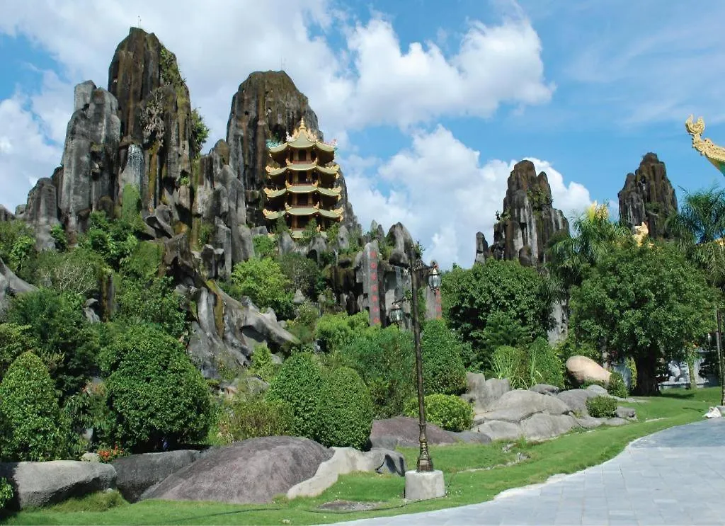 Le Hoang Beach Hotel Danang